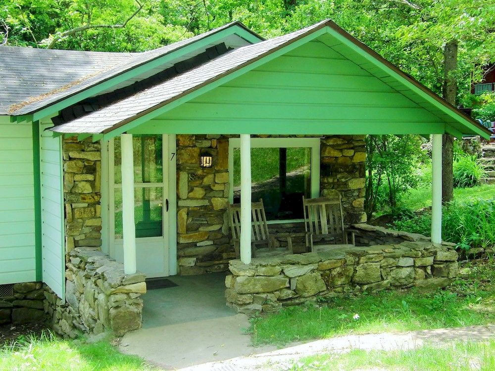 The Pines Cottages Woodfin Экстерьер фото