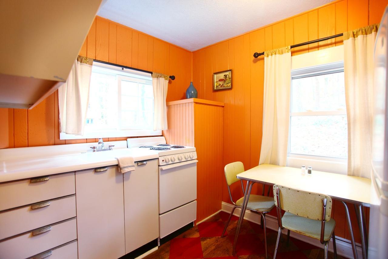 The Pines Cottages Woodfin Экстерьер фото