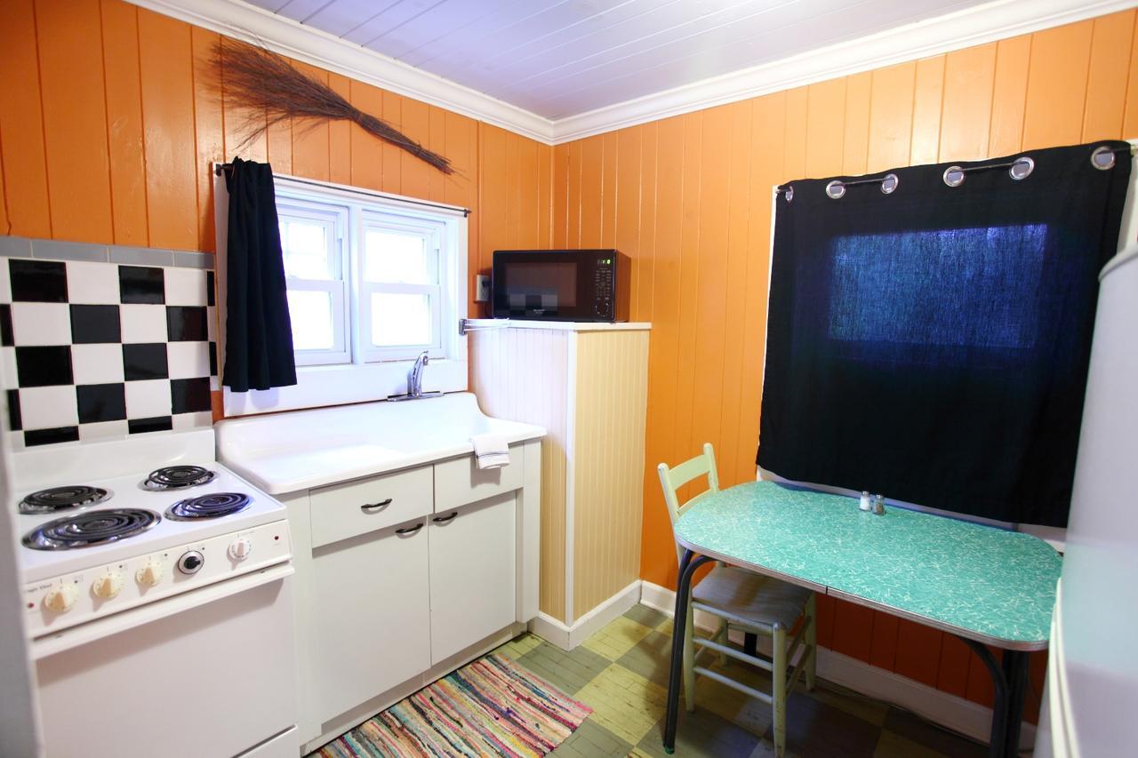 The Pines Cottages Woodfin Экстерьер фото