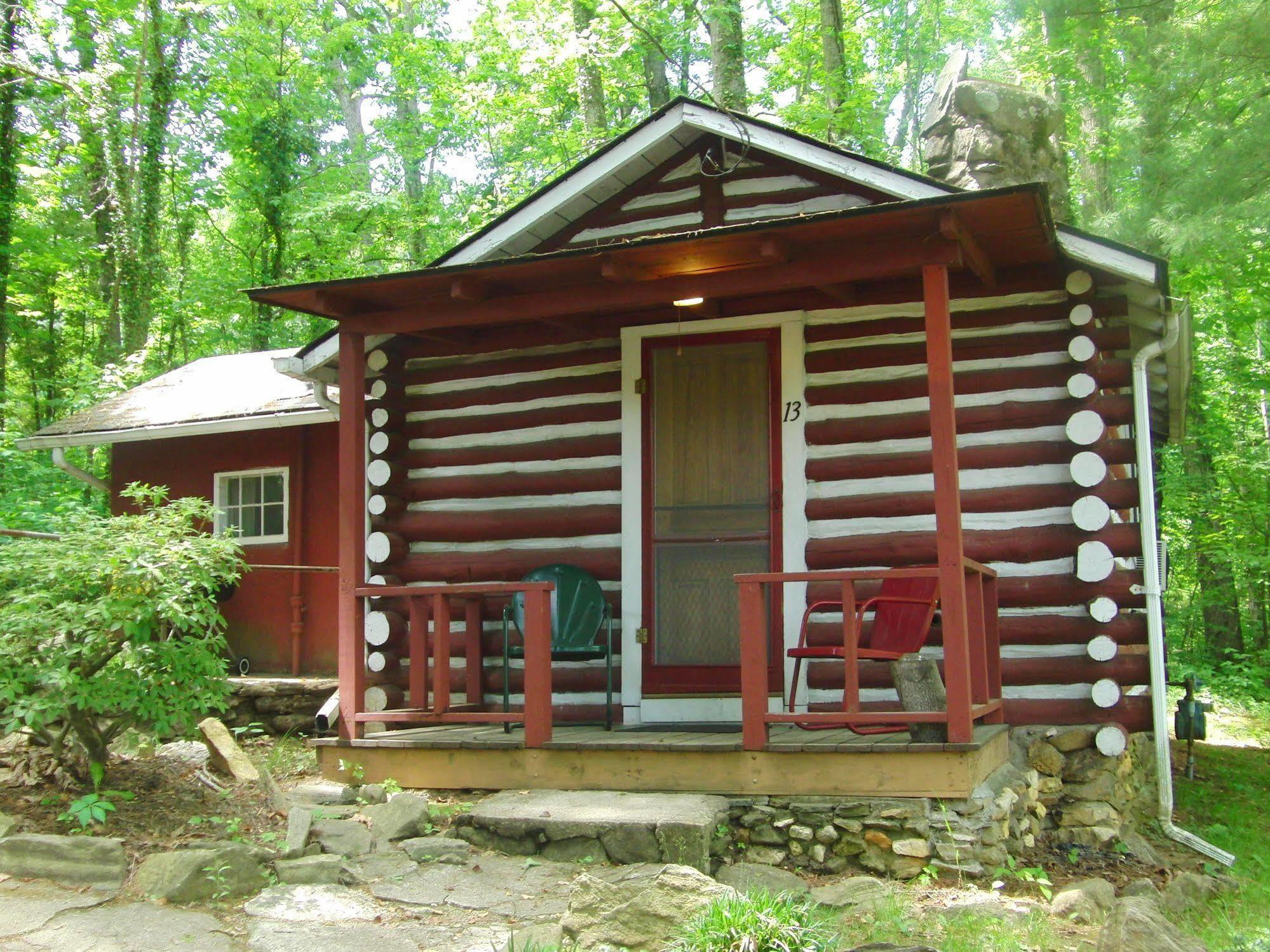 The Pines Cottages Woodfin Экстерьер фото